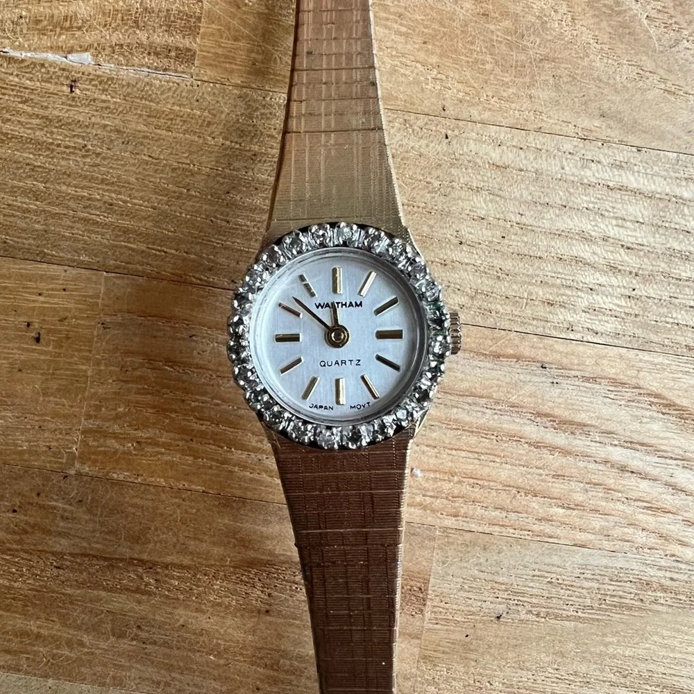 Vintage Waltham ladies gold tone diamond cocktail dress watch NEW BATTERY